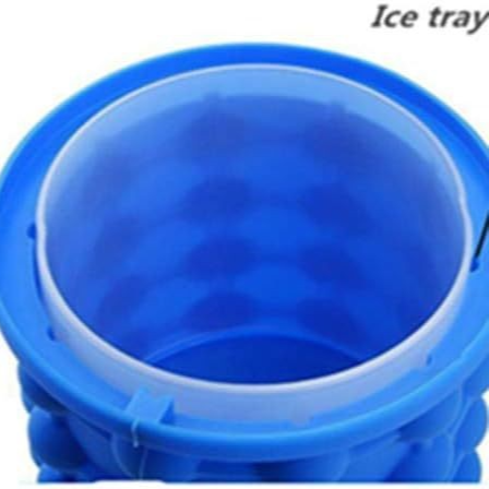 Ice bucket ice cube maker